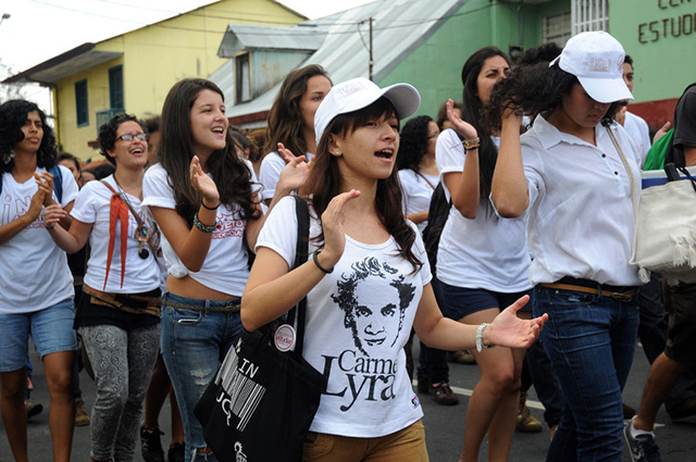 Jóvenes en marcha