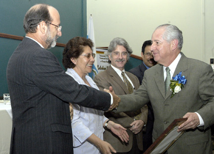 Homenaje a pioneros en investigación