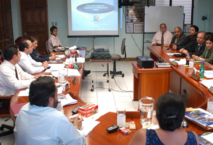 Reunión de directivos de FOMUVEL