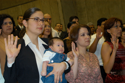 Graduandos en juramentación