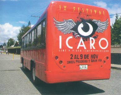 Autobús con anuncio del Icaronoveno