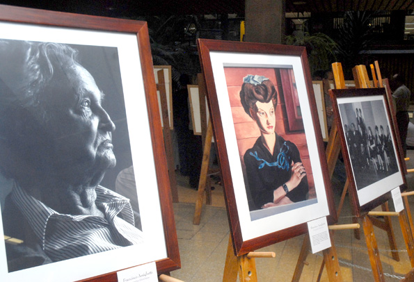 Cuadros con retrato de Amighetti y su esposa