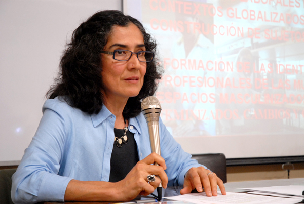 Dra. María del Rocío Guadarrama hablando