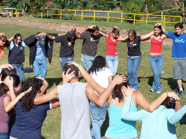 Jóvenes en actividad recreativa