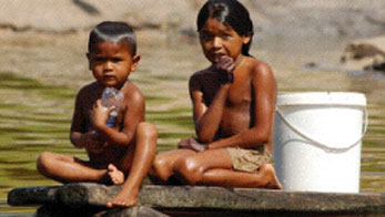 Niños en el Amazonas