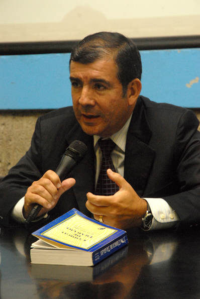 Dr. Fernando Bolaños