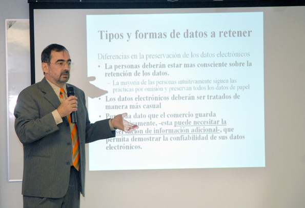 Guillermo Augusto Pérez Merayo en presentación