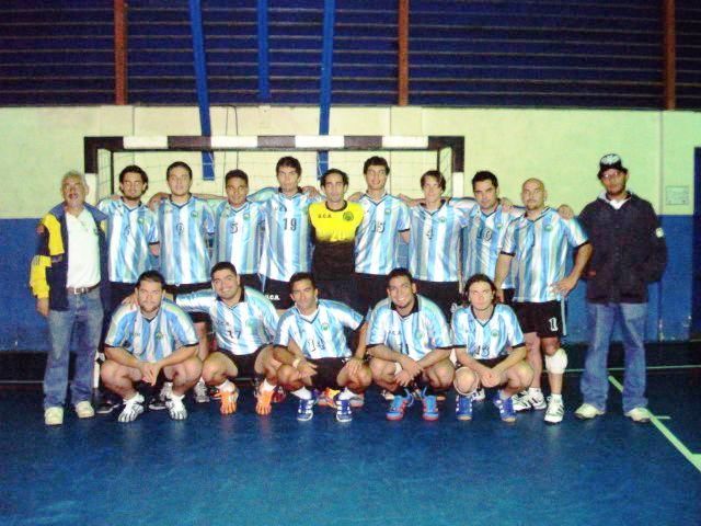 Equipo de balonmano posando