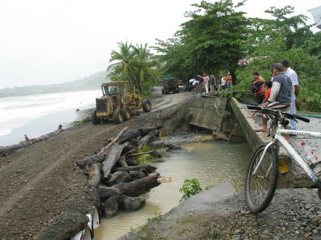 Reparacion via en Puerto Viejo