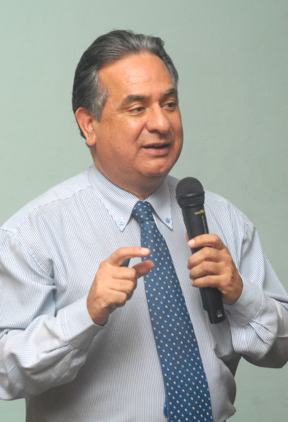 Dr. Ricardo Boza