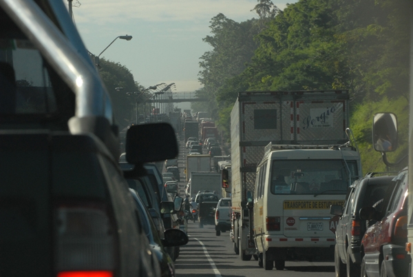 Automóviles en autopista