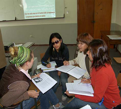 Profesora y alumnas