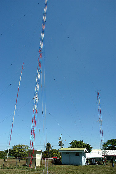 Antena de radio emisora