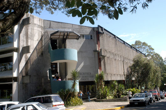 Puesto TCU en Biblioteca Tinoco