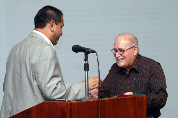 Entrega de bio-bibliografía
