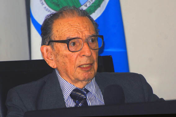 Dr. Jorge León Arguedas