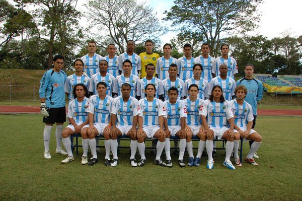 Equipo posando