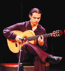 Guitarrista Luis Fernando Aguilar
