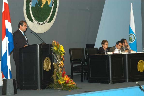 Francisco Enríquez en podio