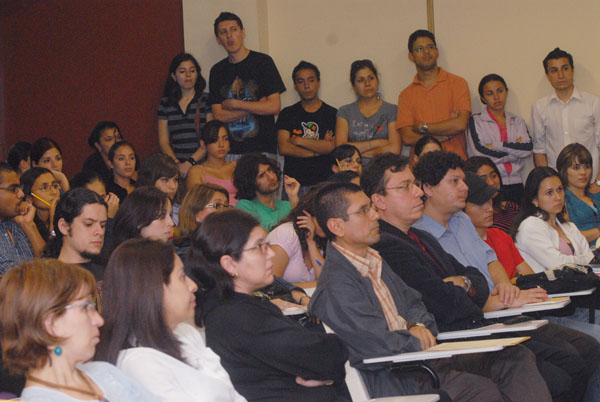 Publico conferencia lenguaje tabú