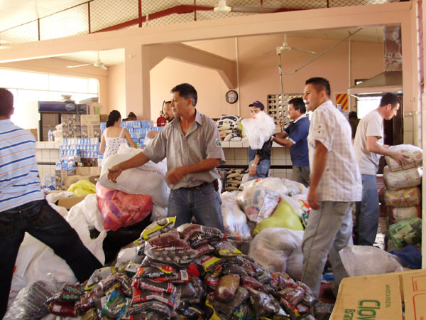 Trabajo voluntario en bodegas