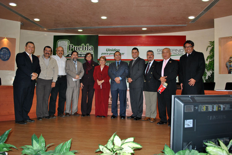 Delegación UCR y funcionarios de Puebla