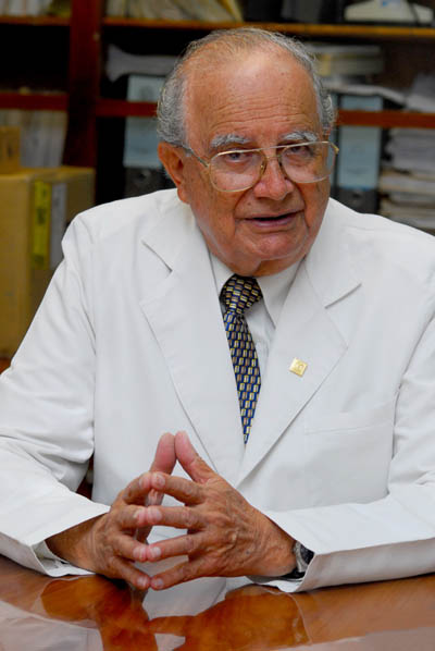 Dr. Rolando Cruz Gutiérrez