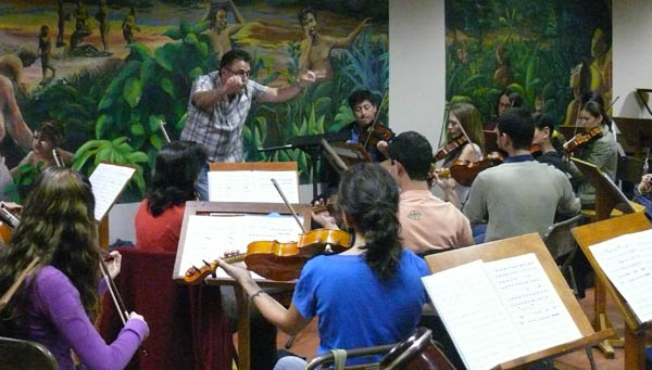 Ensayo de la Orquesta de Cámara UCR