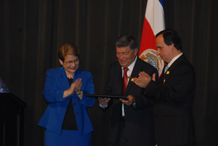 Entrega premio Rodrigo Facio