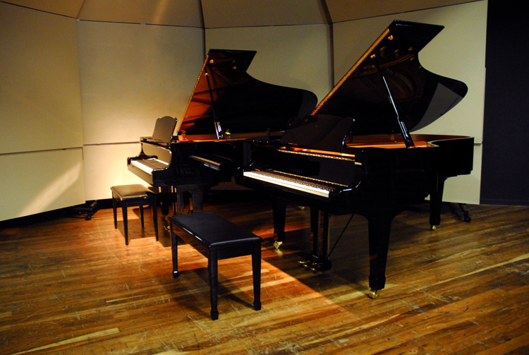 Pianos Yamaha C7