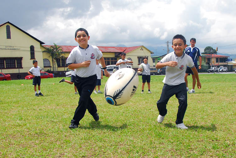 Niños en la plaza Roosevelt