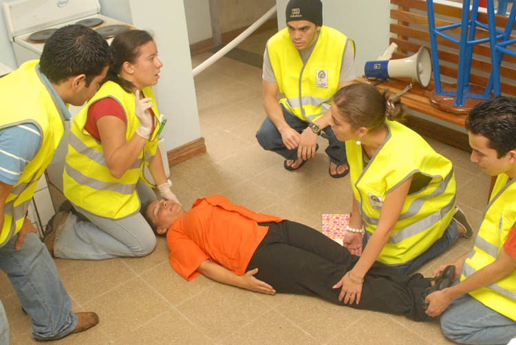 Asistentes en emergencias médicas