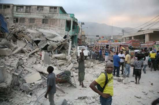 Reflexionan sobre implicaciones del terremoto en Haití