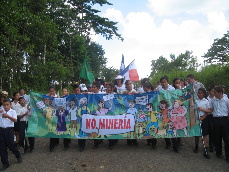 Protesta contra minería