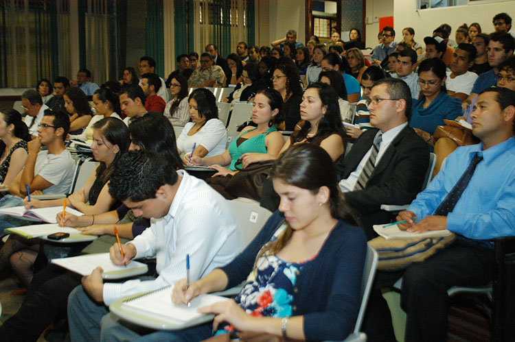 Estudiantes posgrado en Administración Pública