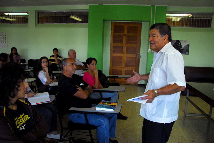 Presentación libro Tarjetas de crédito y débito