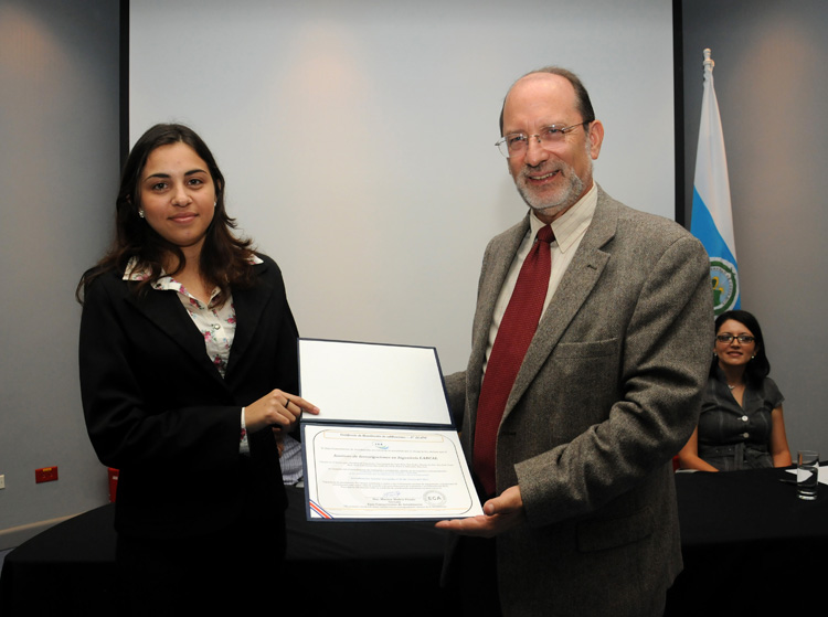 Alejandra Guevara y el Dr. Henning Jensen