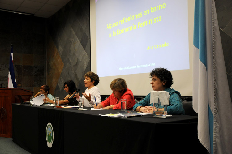 Mesa redonda Encuentro mujeres