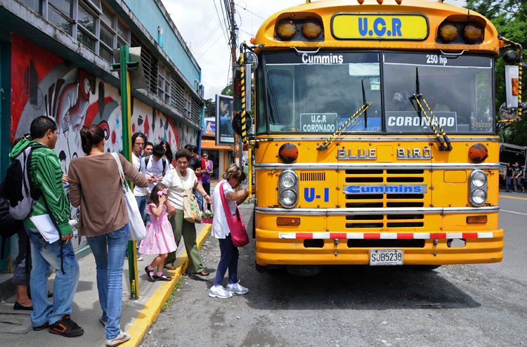 Transporte colectivo a la UCR