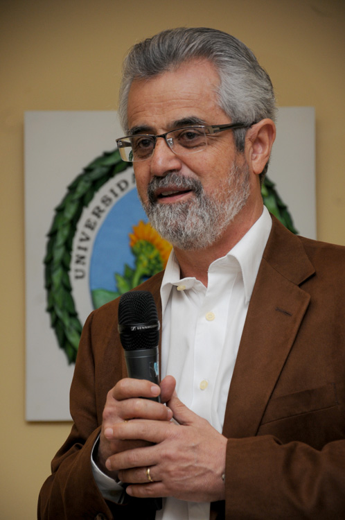 Dr. Edgardo Moreno Robles