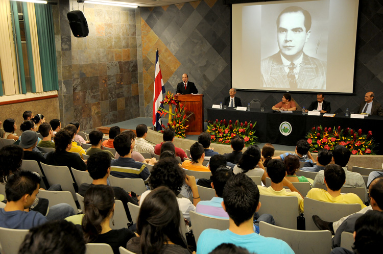 Recordando a Rodrigo Facio