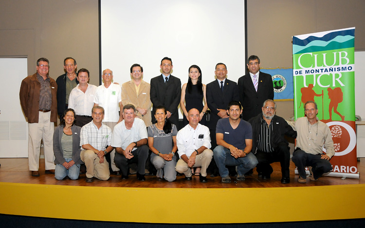 Integrantes del Club de Montañismo