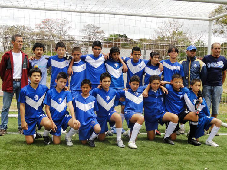 Equipo de la Escuela de Futbol de Cartago