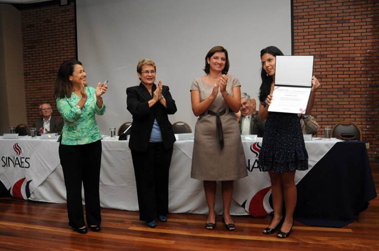 Entrega certificado ECCC