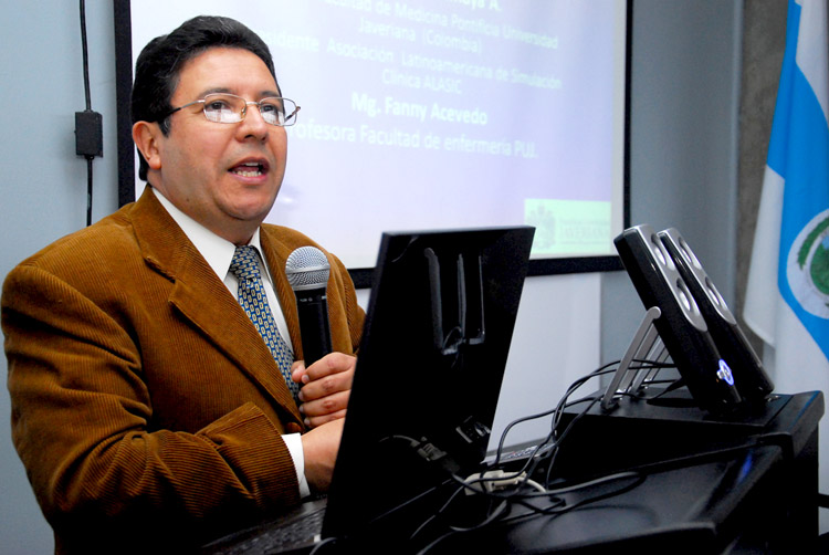 Dr. Adalberto Amaya