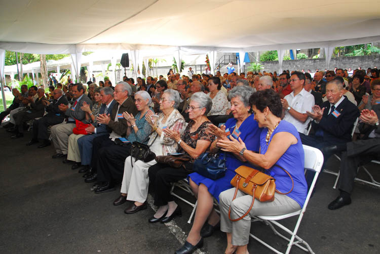 Primero graduados de UCR