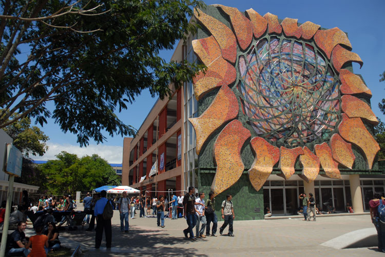 Escuela de Estudios Generales