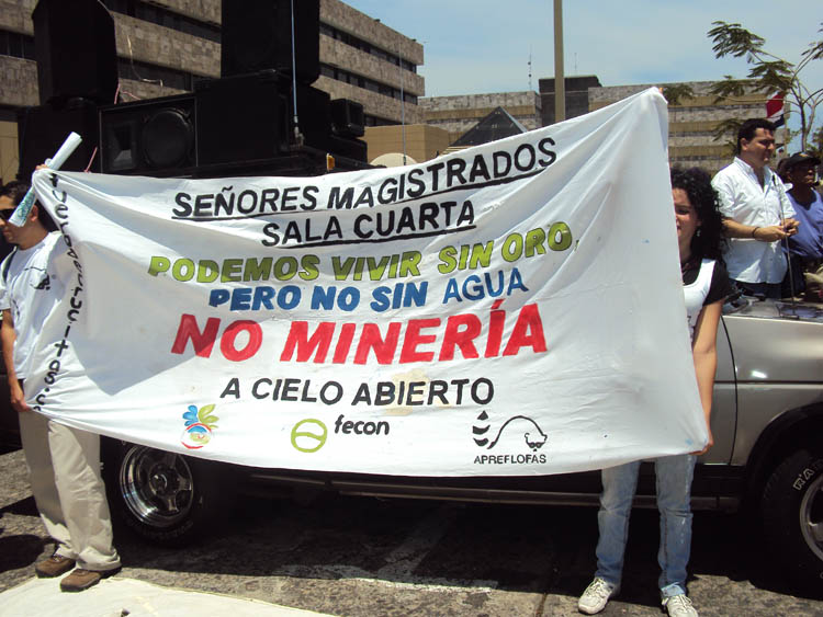 Protesta contra minería