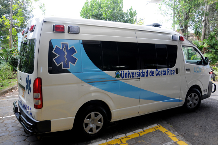 Nueva ambulancia de la UCR