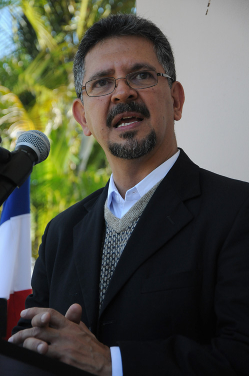 Dr. Mauricio Vargas